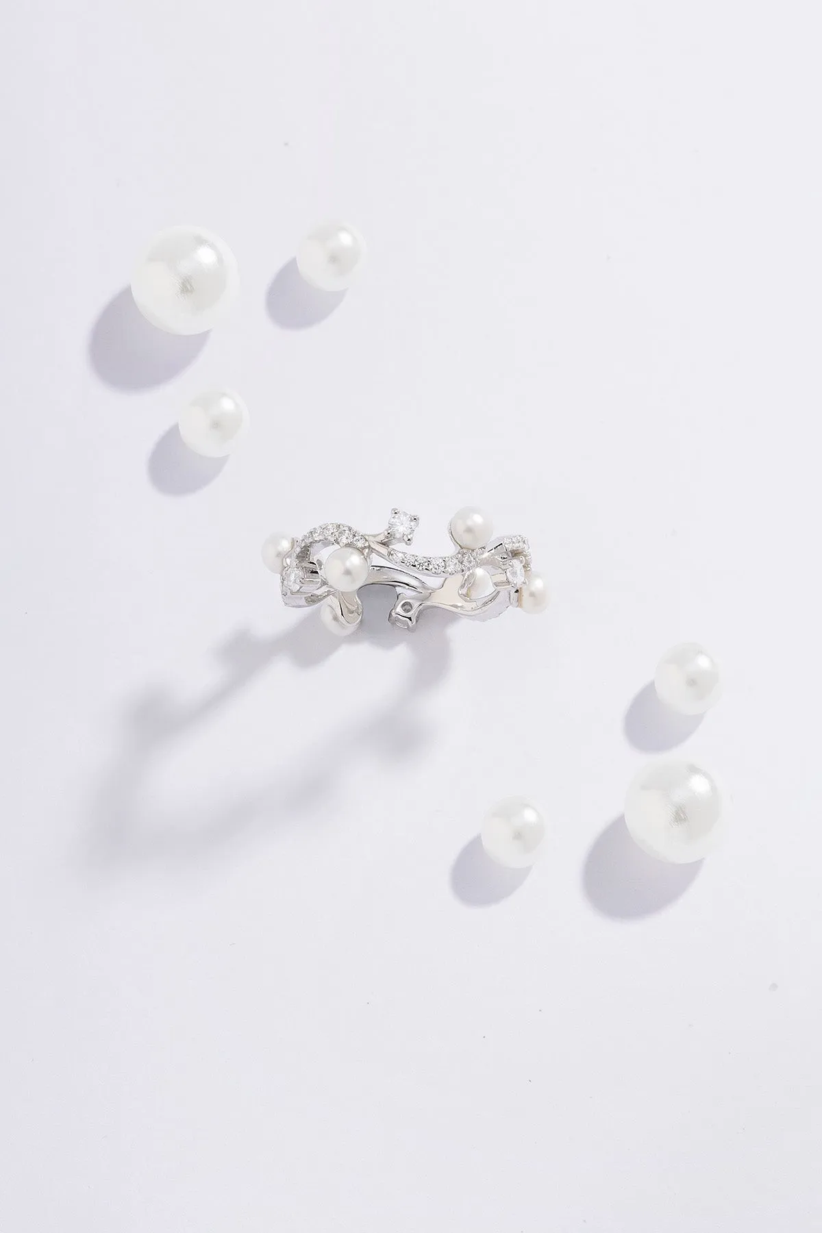 Flower Ring with Pearls
